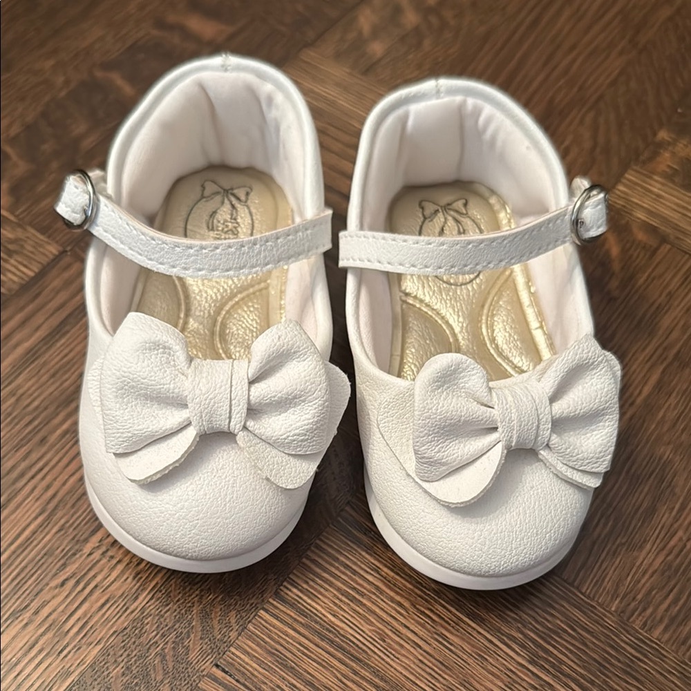Klin White Baby Shoes size 5